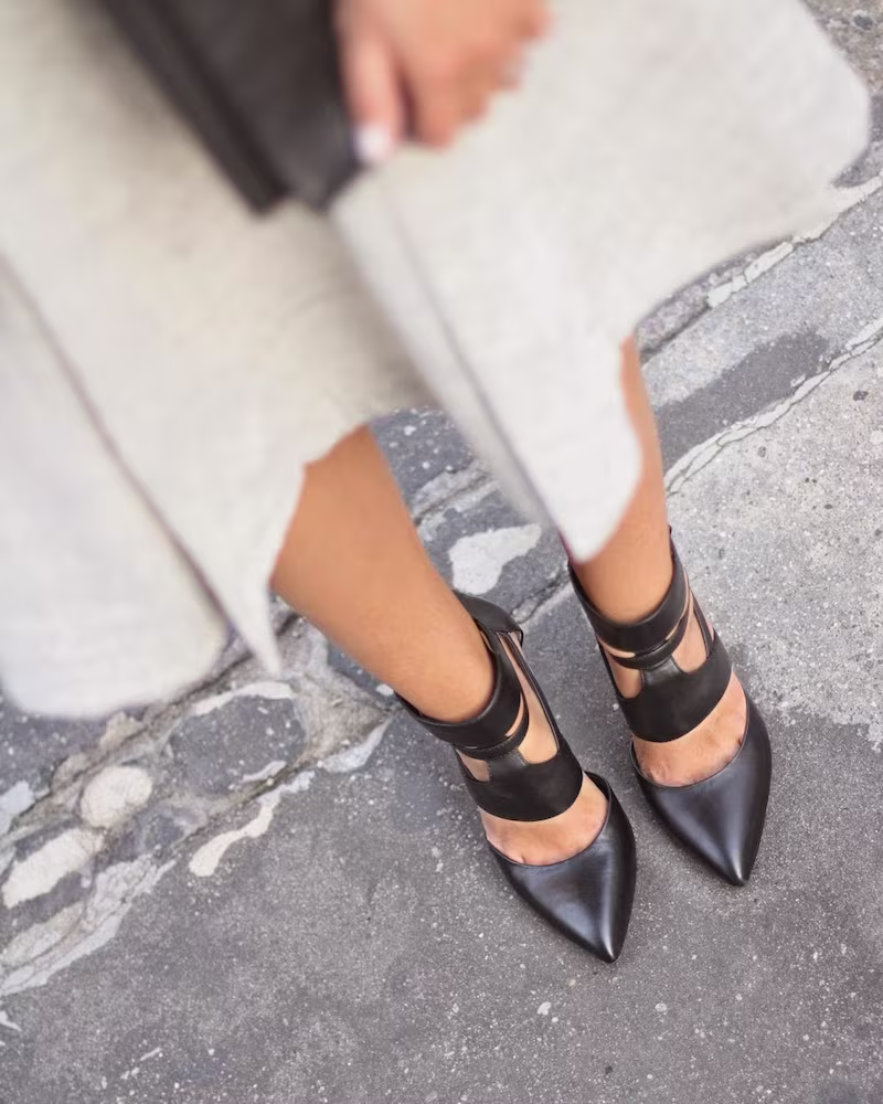 Pour La Victoire Zanie Cutout Pumps