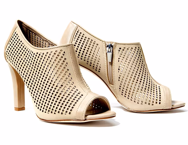 Wardrobe Essentials: Ankle Boots at MYHABIT
