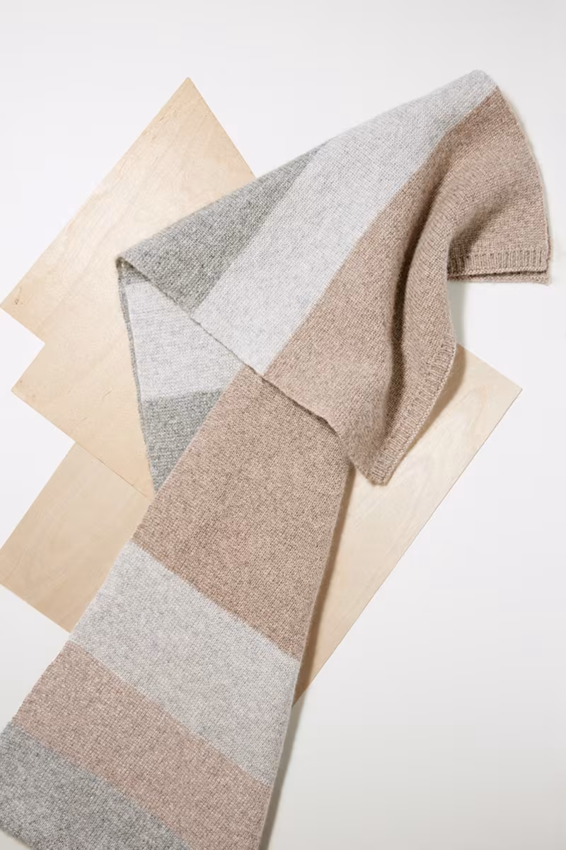 Halogen Colorblock Cashmere Muffler