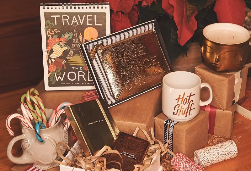 Rifle Paper Co 2016 Travel the World Desk Calendar
