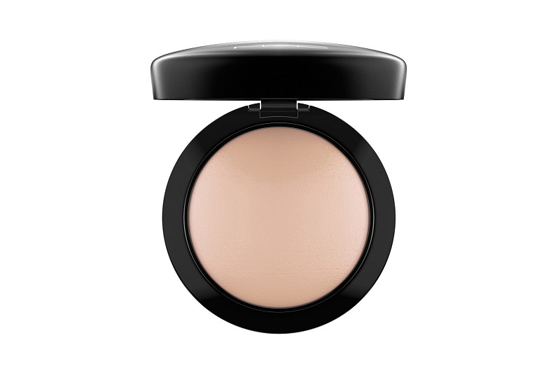 M·A·C Mineralize Skinfinish Natural