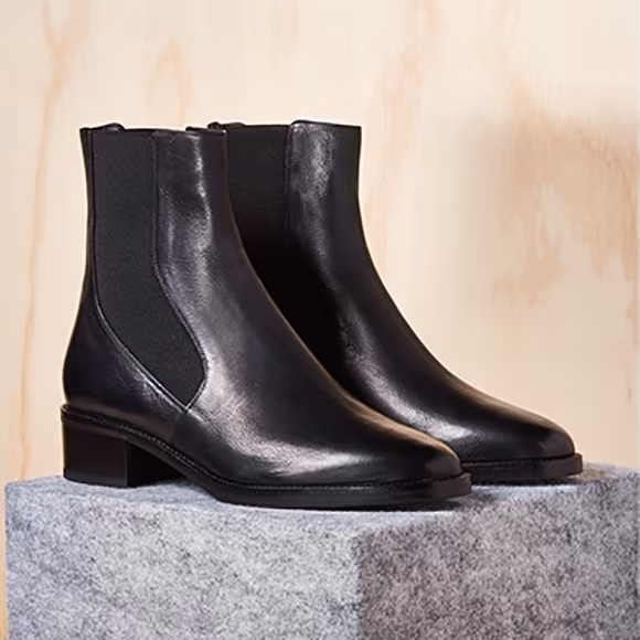 Vince Carrington Chelsea Booties
