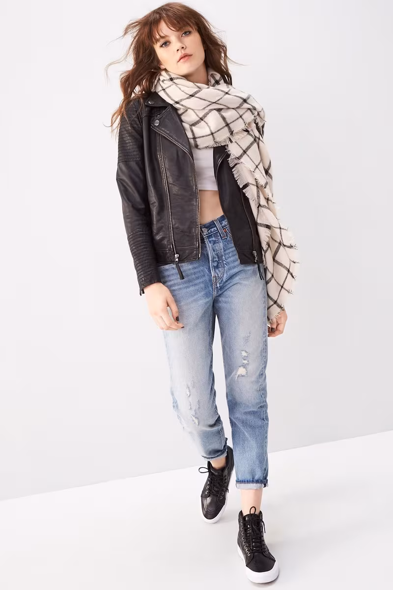 BP. Check Scarf