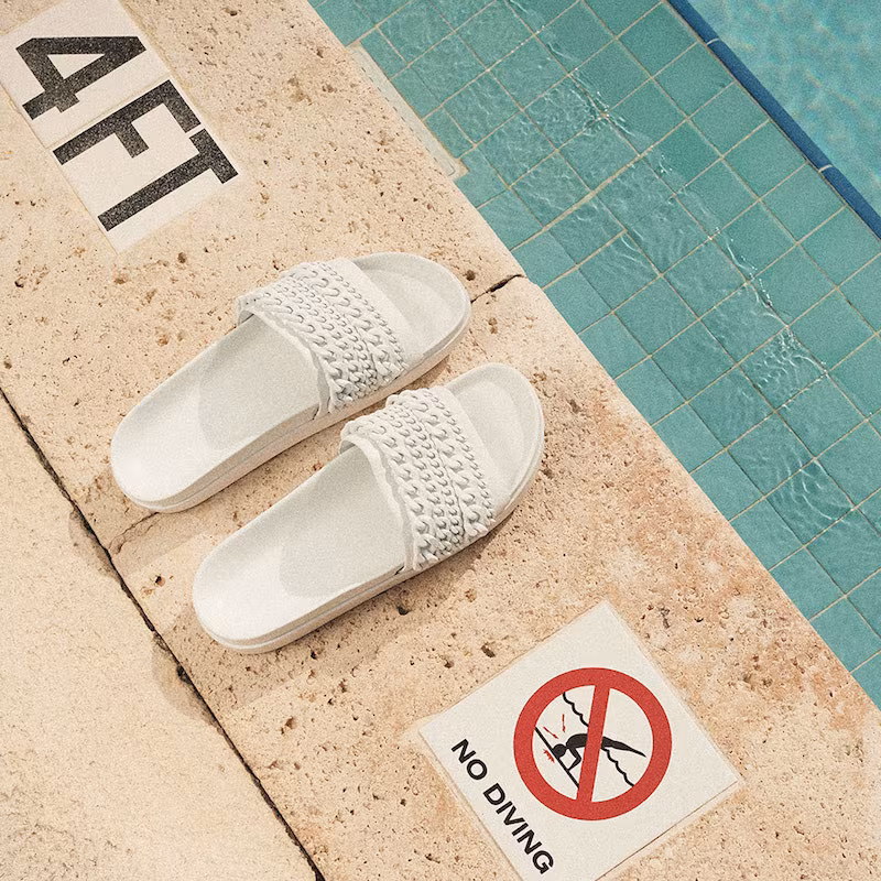 KENDALL + KYLIE Shiloh Slides