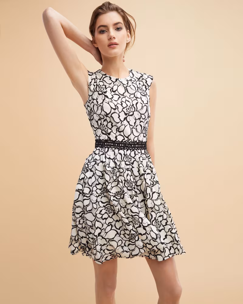 Monique Lhuillier Floral Lace Cap-Sleeve Dress