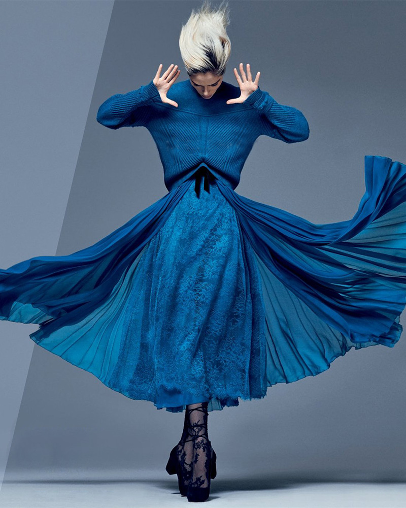Carolina Herrera Cap-Sleeve Lace & Plissé Dress