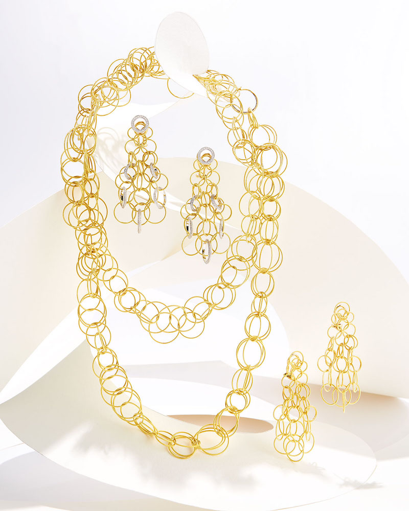 Buccellati 18K Gold Hawaii Circle Earrings with Diamonds