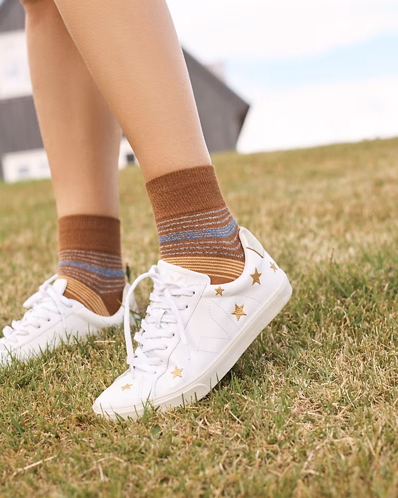 Madewell x Veja Esplar Low Sneakers in Embroidered Stars