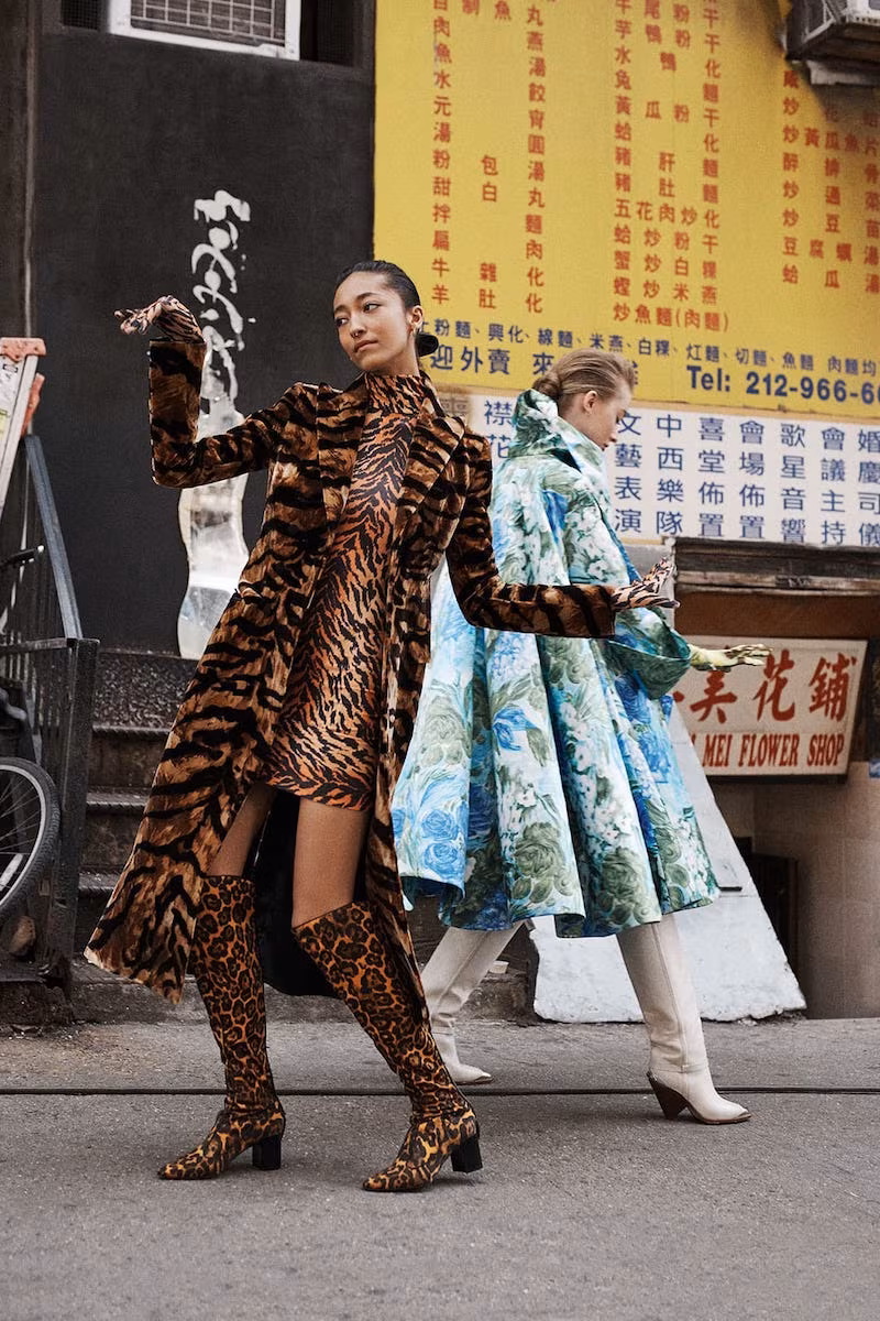 Vetements Tiger-Print Glove-Sleeved Jersey Dress