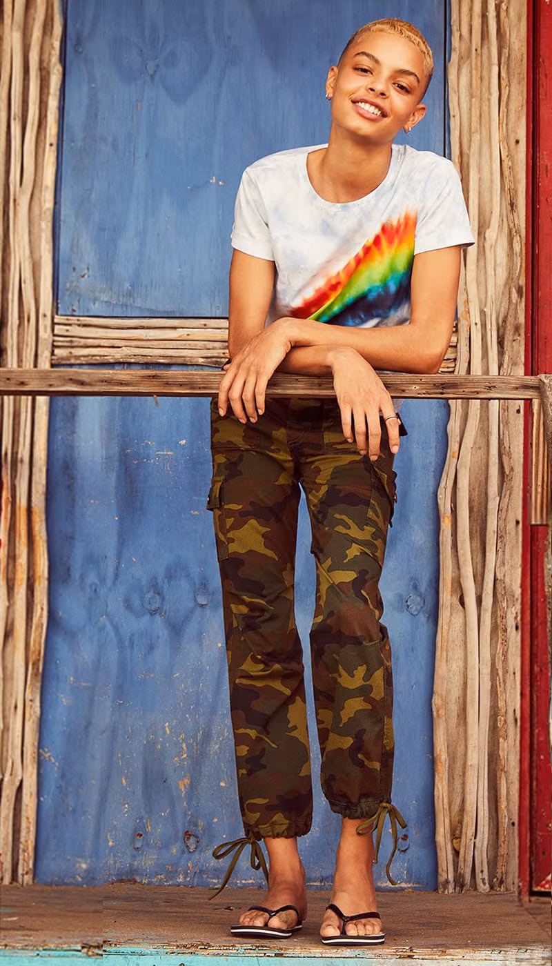 ALICE + OLIVIA JEANS Shira Roll Sleeve Tee